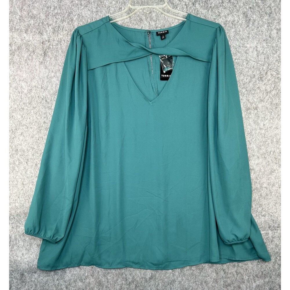 Torrid Top Women’s 3X Green Long Sleeve Twist Front Blouse